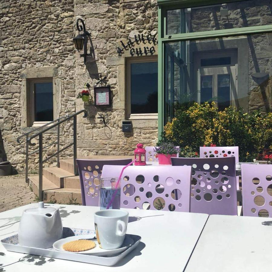 Auberge A La Vieille Cure Arandas Bagian luar foto